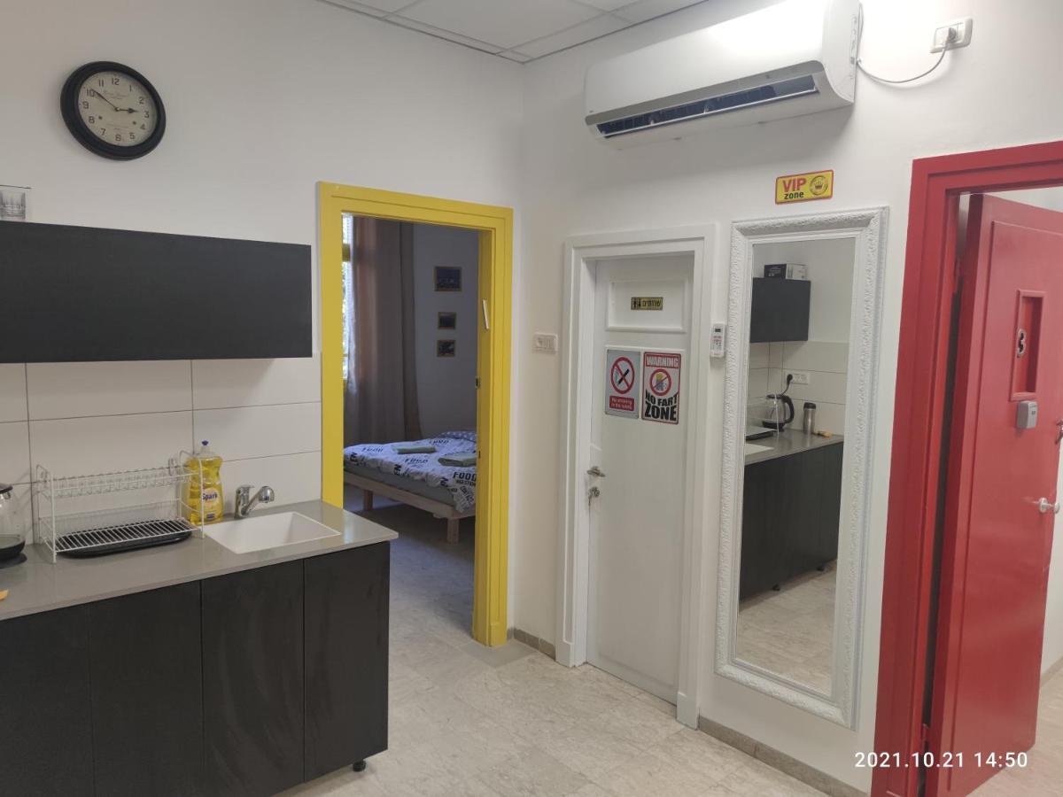 Apartment Comfy - For A Quiet, Family Holiday Without Parties Haifa Exteriör bild
